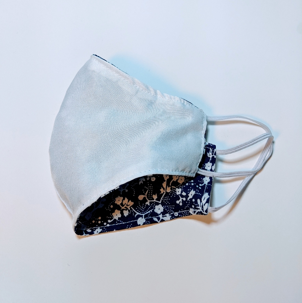 Adult XS/Teen Face mask  Reversible - Picture 2 of 3